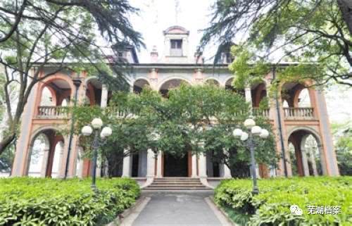 探秘奥利庄园：历史悠久的欧洲古典建筑和优美庭园