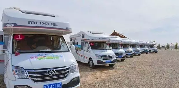 浪漫之旅：房车旅拍广告拍摄带你探索不一样的旅行方式