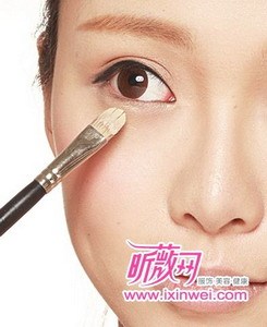 免费下载安装最新版DIY美妆大师，一键打造时尚妆容