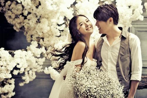 任平生的《婚前婚后》：婚姻中的挑战与变化