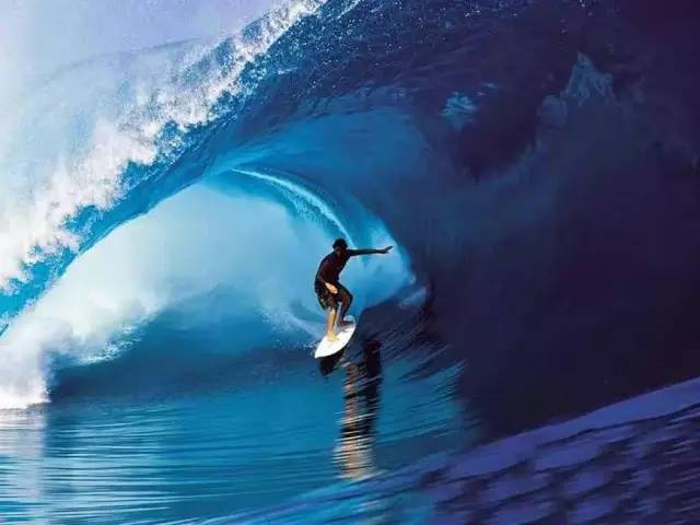 冲浪小游戏：挑战海浪，感受刺激的冲浪乐趣！