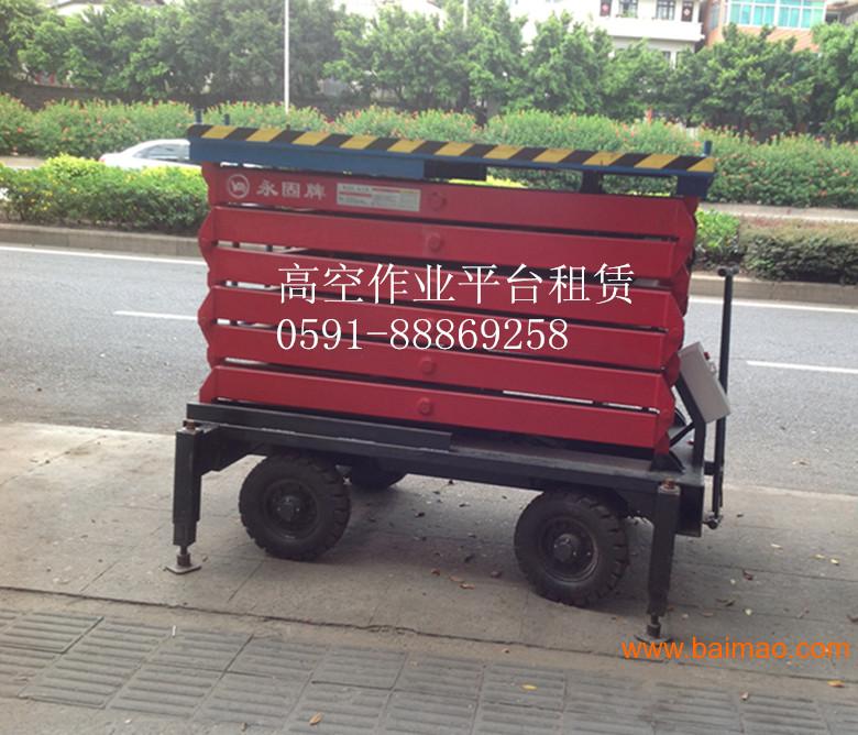 小巧灵活的迷你tank车，为您的工作提供便利和效率