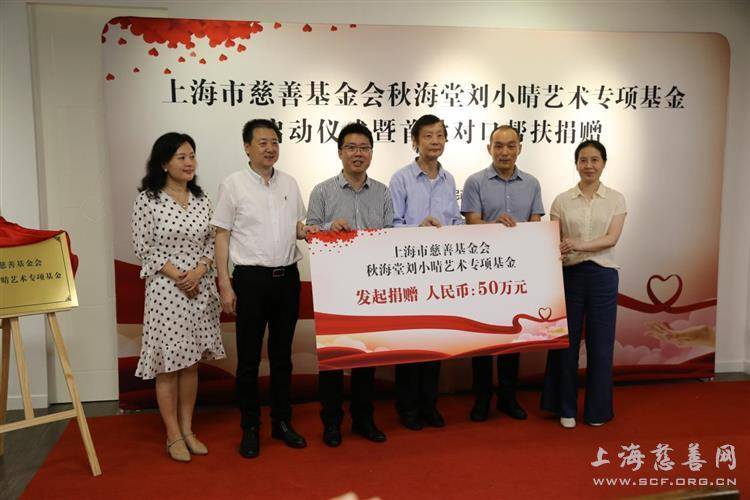 啦啦啦我是美国的小画家：用画笔诠释自我，展现艺术之美