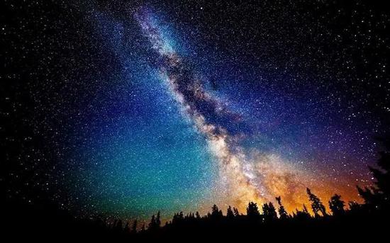 探索宇宙之美，小型迷你星空宿舍体验