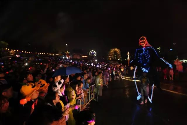 欢乐狂欢不停歇，城市都乱斗派对大世界