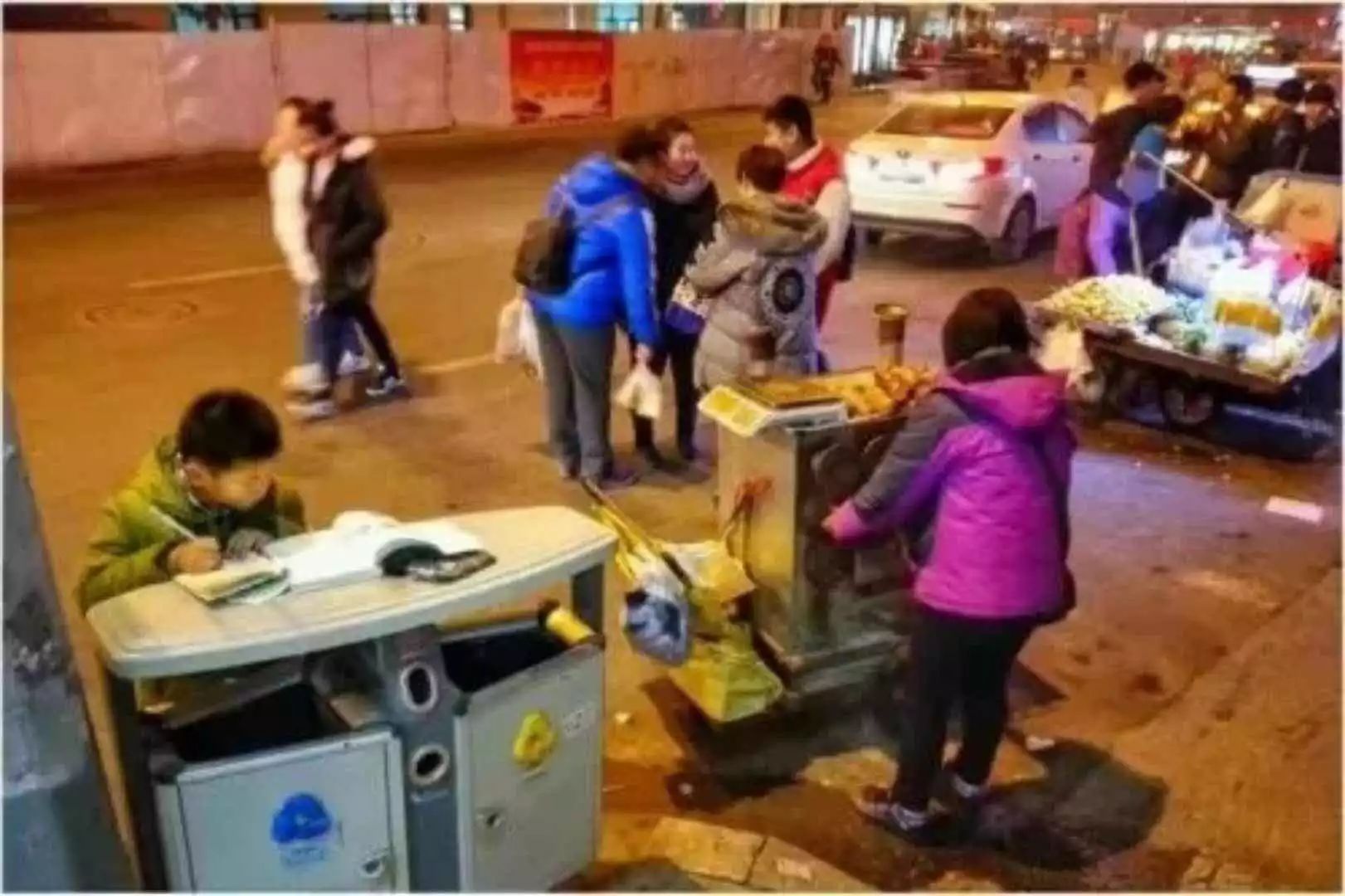 青岛快递小男孩现状：生活压力背后的成长挑战