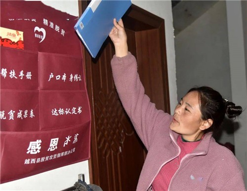 王富贵的火车站无限钞票版：财富滚滚而来，财源滔滔不绝