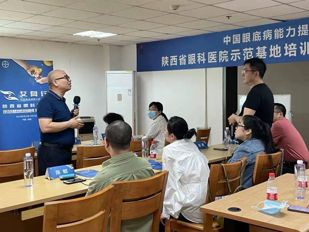 如何教授直男朋友成功地追求女孩